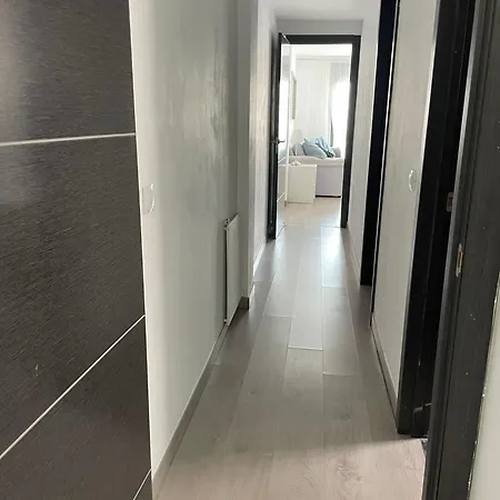 Lets In The Sun - Clavel Lägenhet *