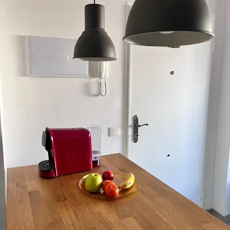 Lets In The Sun - Clavel דירה פואנגירולה