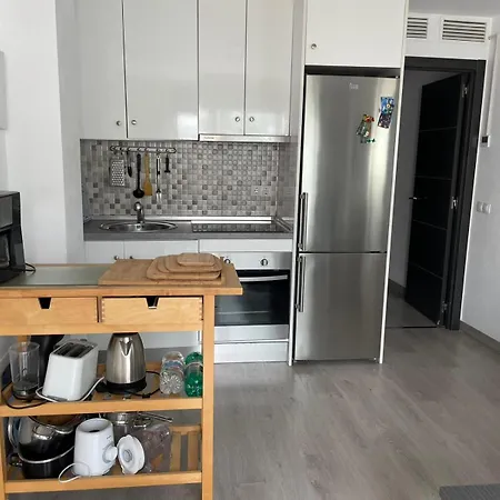 Lets In The Sun - Clavel דירה