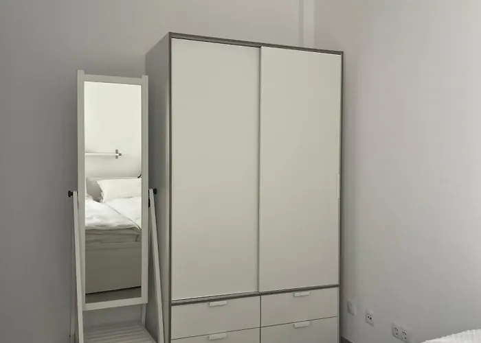 Lets In The Sun - Clavel Apartamento *