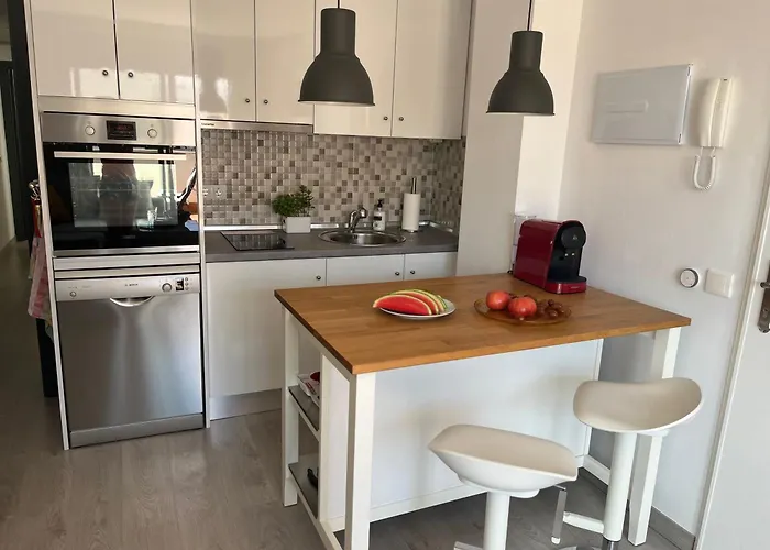 Lets In The Sun - Clavel Apartamento *